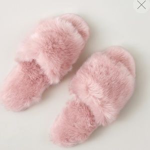 RHTeen KASHMIR FAUX FUR SLIDES- Dusty Pink Sm